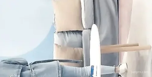 约高颜值网红美女在沙发亲密互动