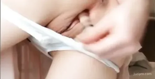 微博红人美女隔壁小姐姐自述水晶棒使用体验