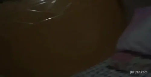 城中村旅馆纠纷中的富态少妇双视角拍摄