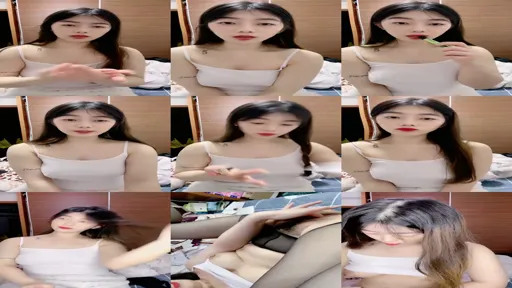 七彩主播--幼校老师 ：极品在校大奶老师~B粉嫩啊~爱了爱了，校园清纯，回家露大淫屄，判若两人！-截图2