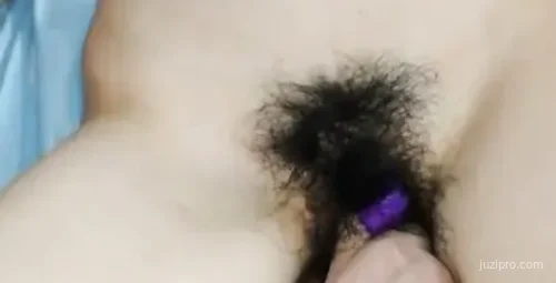 出租屋内与美女同事约会