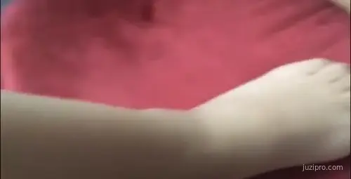 91大学生高颜值美女高筒袜不同姿势激情