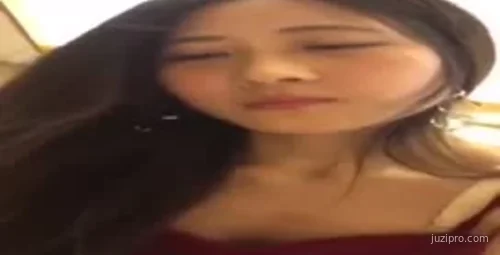 优雅御姐的坐姿技巧展示