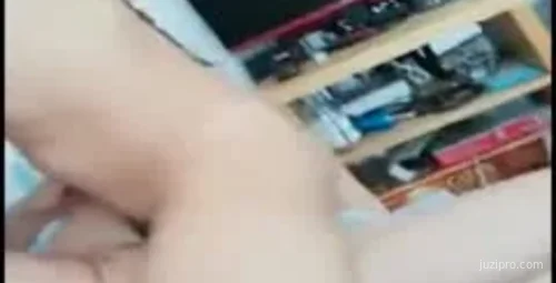 广师大学生周末拜访外教宿舍