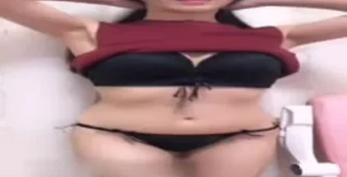 可爱妹子尽情展现魅力风情