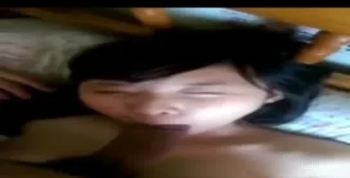 25cm玩具塞入妹妹嘴里体验