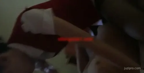 空姐居家自拍分手后被曝光