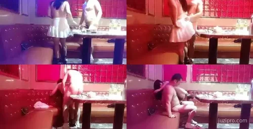 歌厅大胸公主高歌互动体验