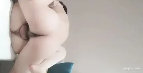 丰满美乳高端外围展现多角度魅力