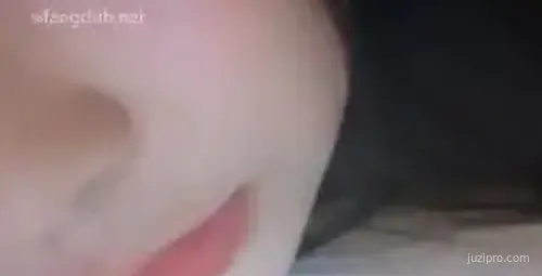 01年娇小美女主播按摩体验直播