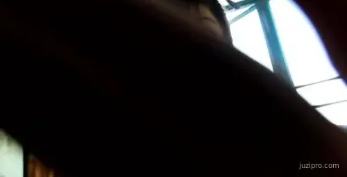 海滩模特莎莎自拍摄影作品分析