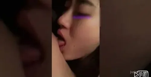 大哥与大学女生自拍互动画面清晰