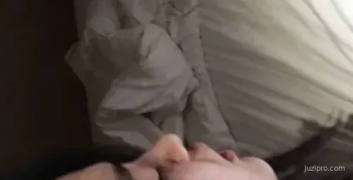 健身教练与白领酒店自拍交流