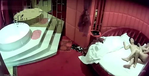 中年与长发美女酒店趣玩