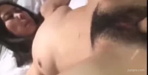 95年师妹青春纯美！浓密秀发夺目！