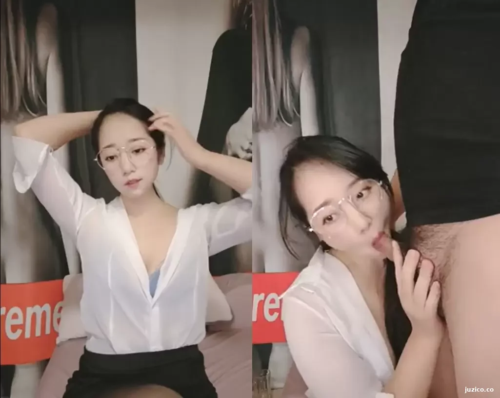 清纯带点妩媚眼镜御姐大战头套男 ，包臀裙黑丝 ，自摸小穴边足交 ，翘起大屁股被舔菊花 ，骑乘爆插诱人肥臀