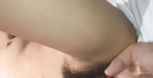 艺术院校美女与富二代帅哥的浪漫邂逅