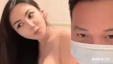 高顔值爆乳性感美女，性感黑丝脱掉内裤自摸是诱惑