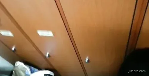 与秘书办公室偷情无套激烈高潮