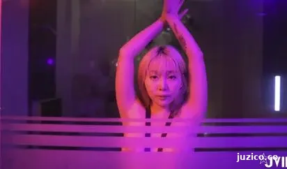 摇曳的光影中被束缚的STACY渐渐的穴湿了等你来征服-截图1