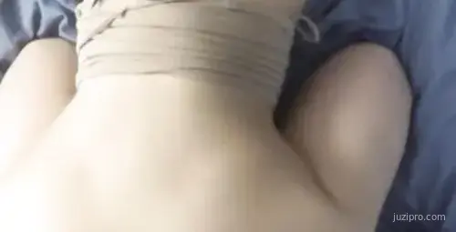 纹身男约会车模CC激情对话