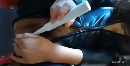 紫藤妹Ayanini连体皮衣新玩法体验