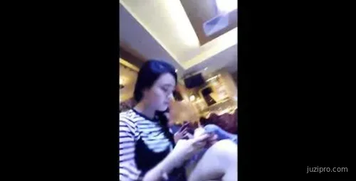 豪华KTV包厢聚会美女喝醉事件