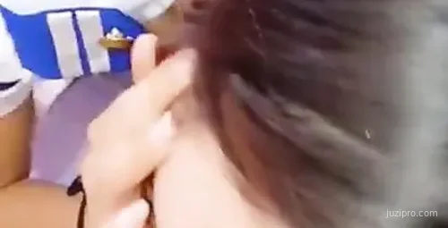 与空姐制服女友浪漫约会