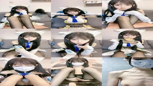 二次元顶级尤物美少女！COS装女神颜值！黑丝美腿白虎美穴，玻璃棒猛捅-截图2