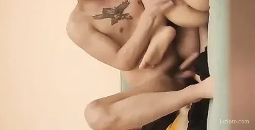 强少爷探花：网约极品外围沙发调情展示