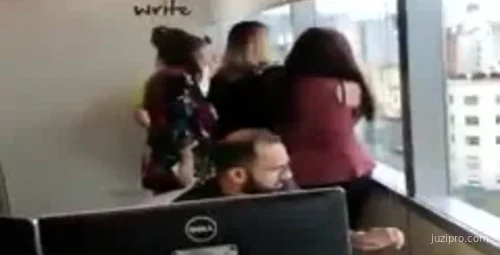 如何确保楼顶活动的安全性