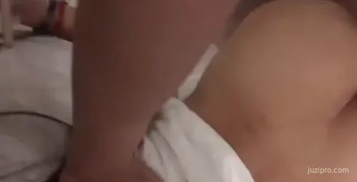 富家公子驾车约会艺术学院女神