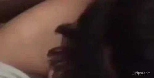 与女性一起打牌的乐趣