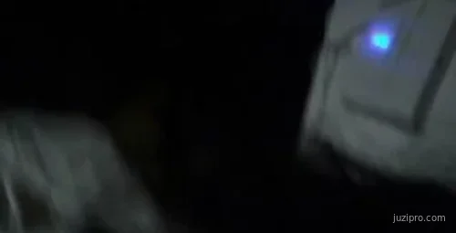 公司美女秘书酒后聚餐被带至酒店