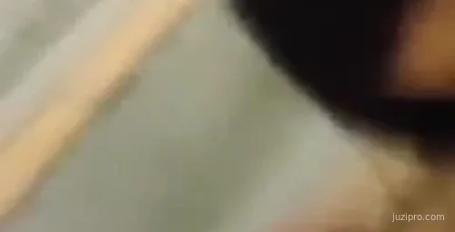 高校情侣分手后男子曝光楼梯视频