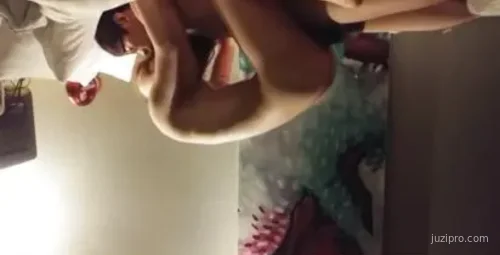 金钱社会中的校花事件