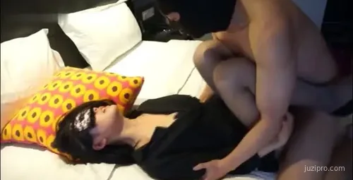 思妍原创精品勾搭美女秘书酒店拍摄