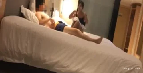 酒店与电信美女营业员的职场浪漫