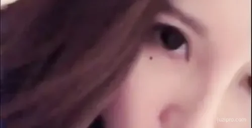 美女主播答谢粉丝厚爱与土豪酒店约会