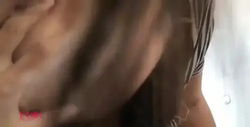 呆哥与人妻在婚房密会，抓辫子后入