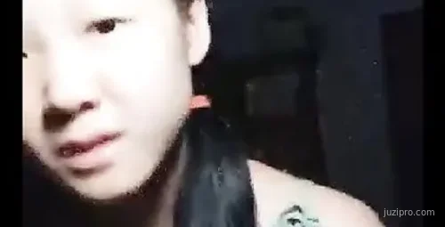 家境清贫小村姑直播体验