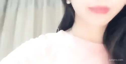 高颜值美女抖臀诱惑秀