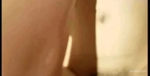 美女初次与男友酒店约会