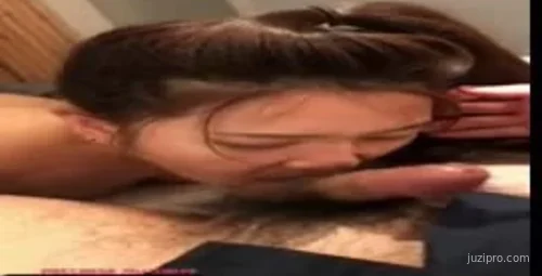 趁家人不在和阿姨偷偷约会