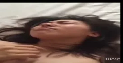 刚追到手的学姐被我带回家欢爱