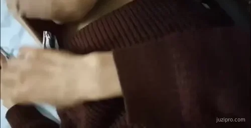 苗条白嫩眼镜女友节日情缘