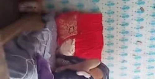 农村邻居简陋出租房买鞋及对话