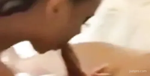 足球明星直播意外 高清720P版