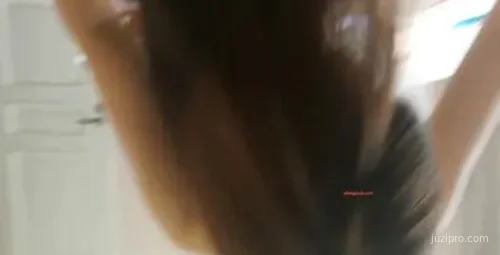 某地师范院校美女暑假离校出租屋拍视频