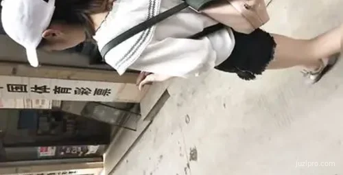 冒充星探尾随学院派女生至住所